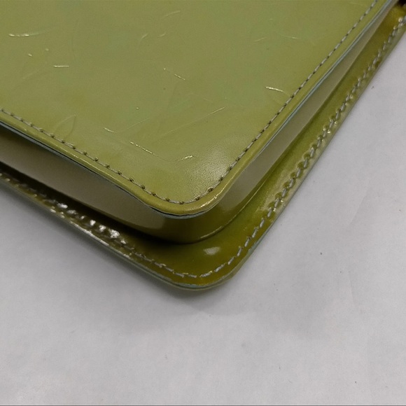 Louis Vuitton Lexington Vernis Accessory Pouch - Picture 5 of 8